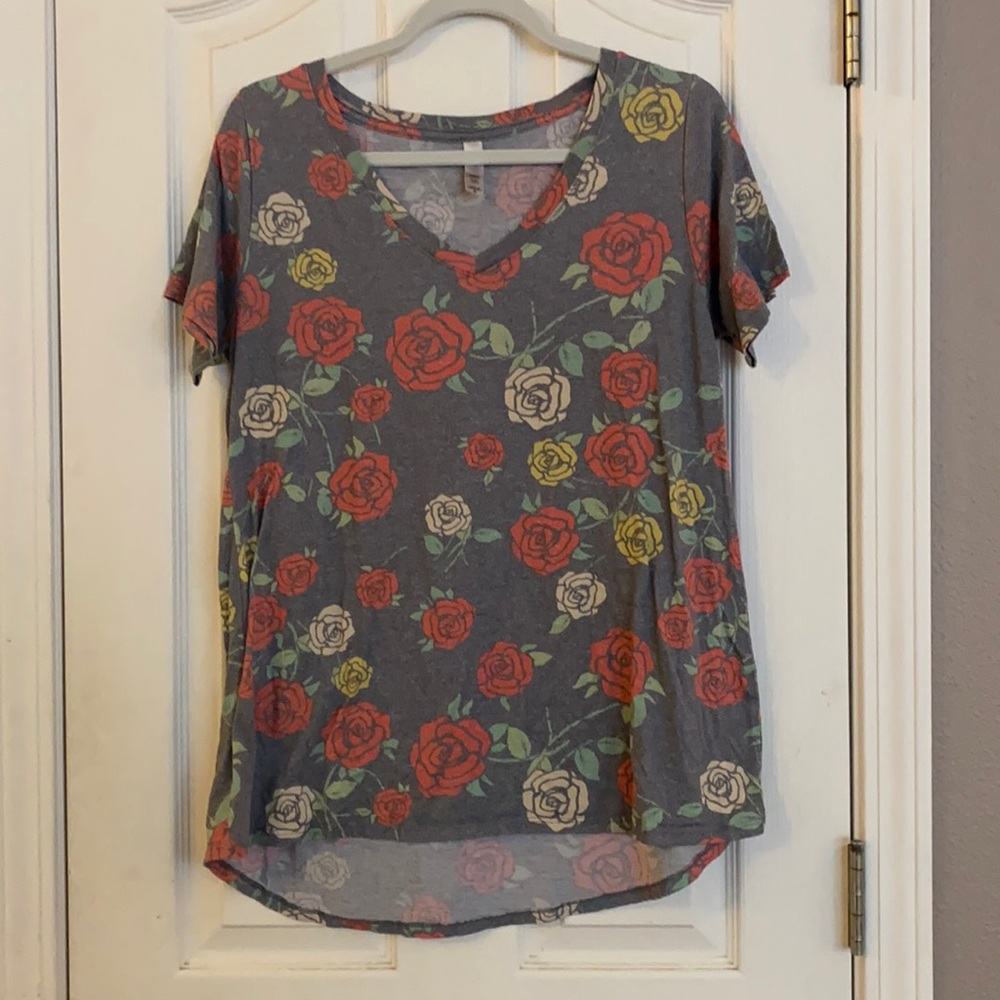 M LuLaRoe Christy T v neck